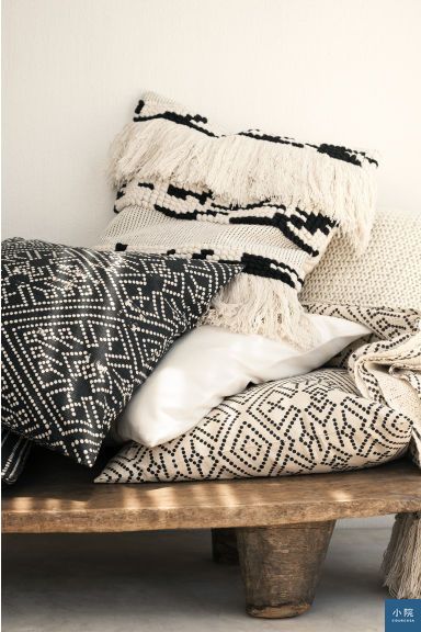 Patterned cushion cover抱枕套，3.99英鎊